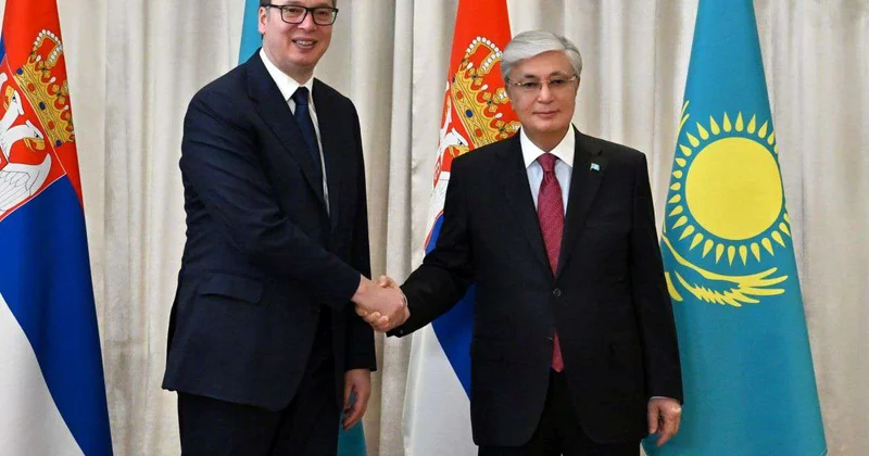 Глава государства поздравил президента Сербии