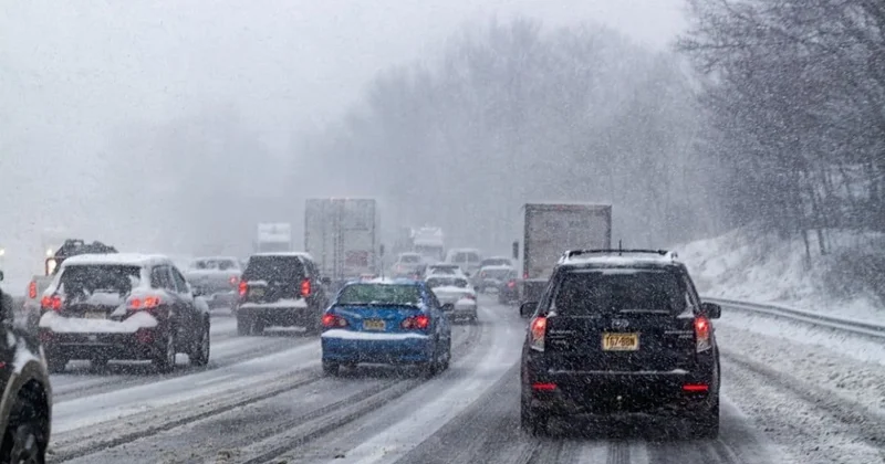 Метель и гололед: где в Казахстане объявлено штормовое предупреждение