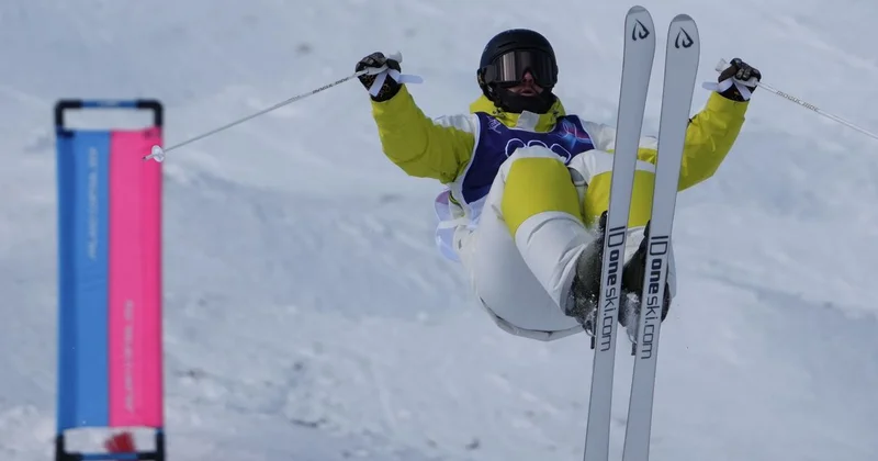 Казахстанец Павел Колмаков уступил легенде фристайла в параллельном могуле на Олимпиаде