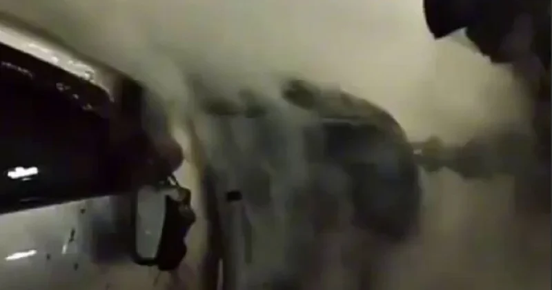 Две машины пострадали в результате пожара в Астане (видео)