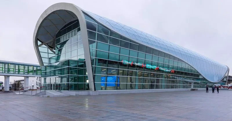 LRT аялдамасындағы өрт: қытайша білетін құтқарушы адамдарды қауіпсіз жерге бағыттады