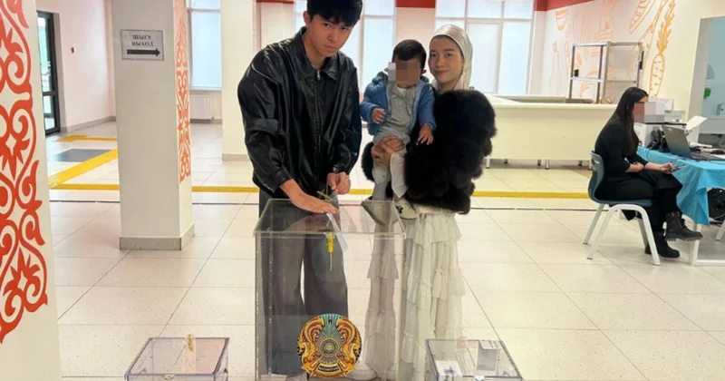 Тайская келин пришла на референдум в Мангистау вместе с семьей