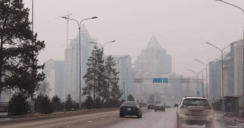 Пыльные бури, туман, гололед: в каких регионах Казахстана объявлено штормовое предупреждение