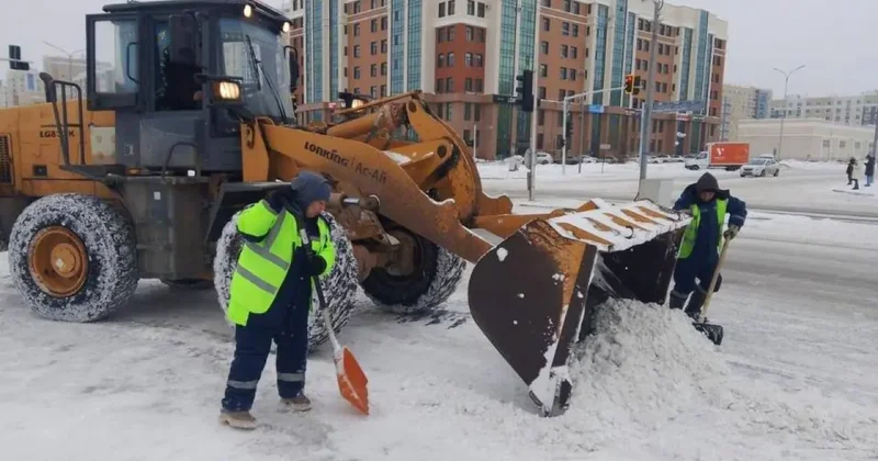 Почти 60 тысяч кубометров снега вывезли за ночь из Астаны