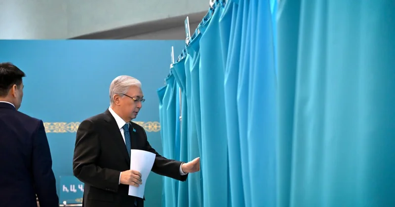 Президент Токаев проголосовал на референдуме и выступил перед прессой