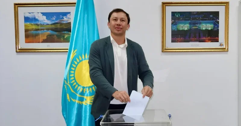 Геннадий Головкин проголосовал на референдуме из Таиланда