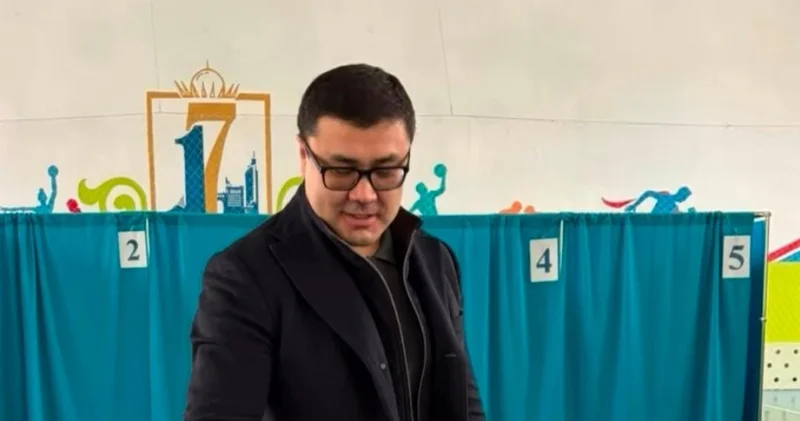 Бақтияр Мәкен республикалық референдумға қатысып, өз даусын берді