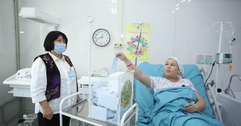 Мальчика назвали Атазан в день референдума в Казахстане