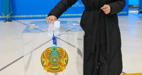 Атырауда референдум қарсаңында үшем туған аналар таңдау жасады