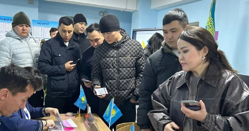 Очереди выстроились на избирательных участках в Алматы (видео)