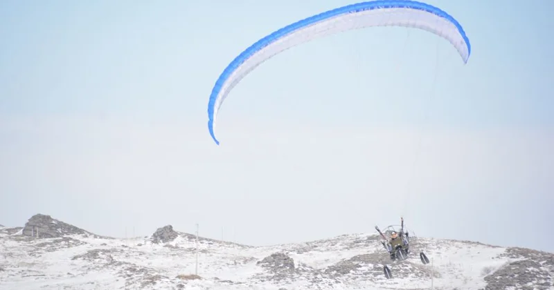 Өскемен тұрғыны парапланмен келіп дауыс берді