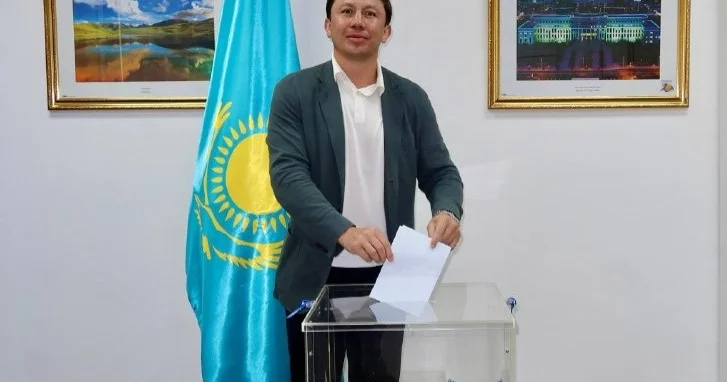 Референдум 2026: Геннадий Головкин Таиландта дауыс берді