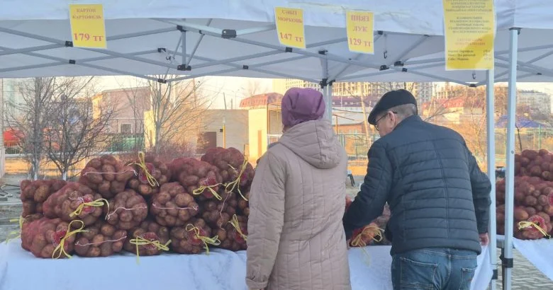 Референдум мен жәрмеңке бір жерде: Атырауда дауыс беру ерекше форматта өтіп жатыр