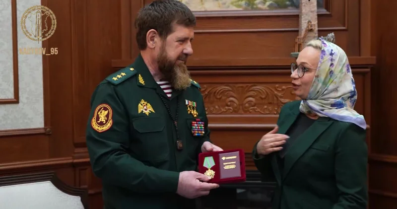 Қадыров Цемент өнеркәсібін дамытуға қосқан ерекше үлесі үшін орденін алды