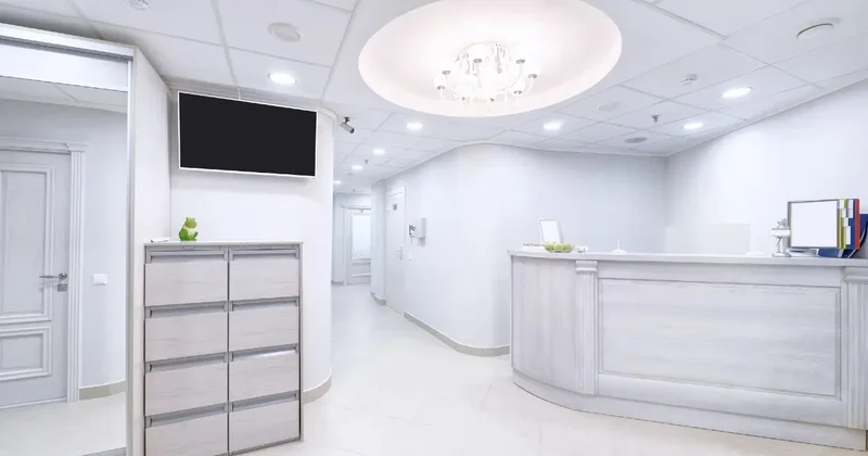 Врач одновременно принимал в разных клиниках: приписки на 203 млн тенге выявили в Туркестанской области