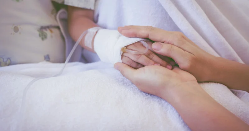 Қарағанды облысында ауыр жарақат алған екі жасар бала комаға түсті