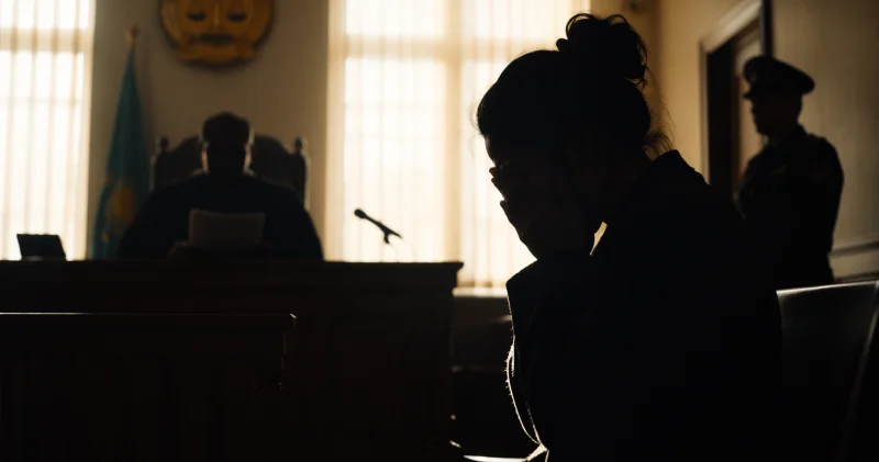 Күйеуін құтқарамын деп өлтіріп алды сот қазақстандық әйелді босатты