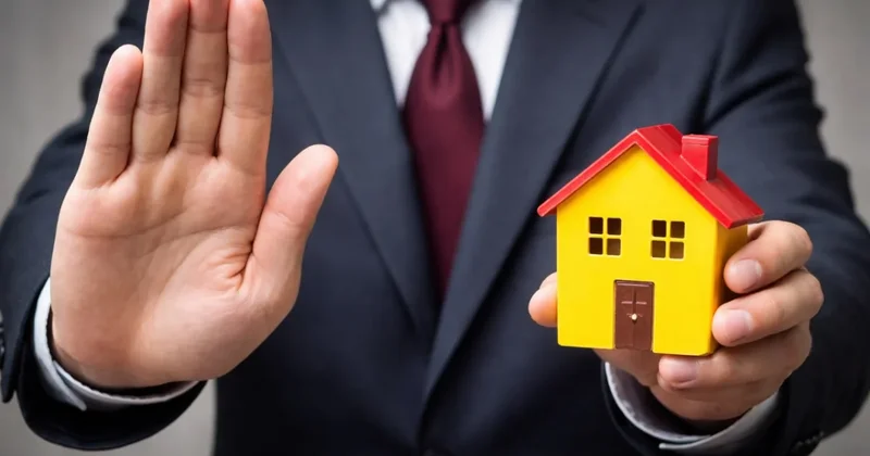 В Астану и Алматы не пускают? Иностранцы массово пожаловались на трудности с ВНЖ