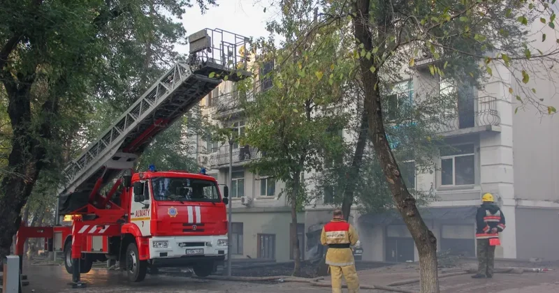 Разрешить экстренным службам таранить шлагбаумы и машины предложили в Казахстане