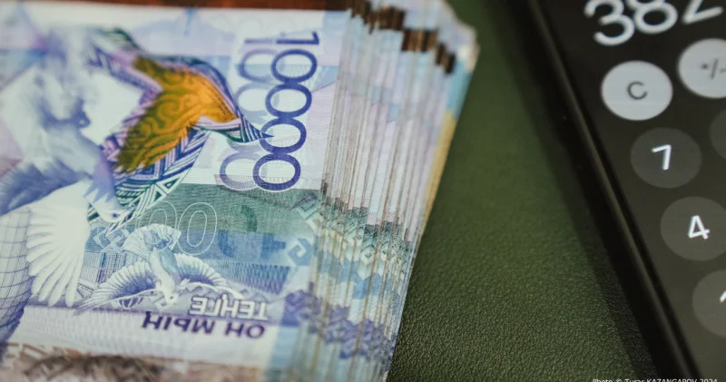 Қазақстанда кредиттер мен бөліп төлеуге лимит енгізіледі