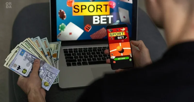 Сотрудник колонии в Павлодаре брал взятки у заключённых и спускал на ставки