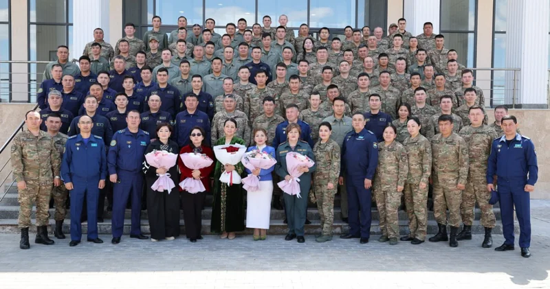 Қазақстанның еңбек сіңірген қайраткері Светлана Айтбаева Ұлттық ұланның авиабазасында болды