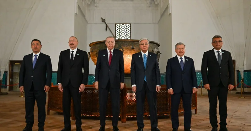 Главы Казахстана, Азербайджана, Кыргызстана, Турции и Узбекистана посетили мавзолей Ходжи Ахмеда Яссауи