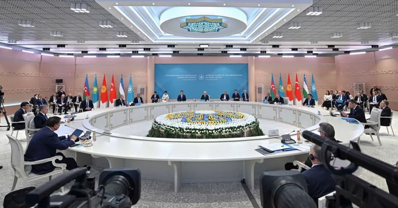 Токаев предложил создать сеть центров искусственного интеллекта тюркских стран