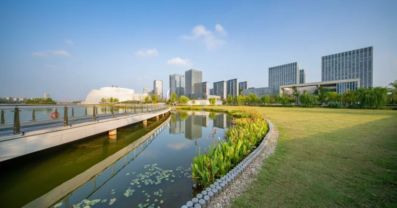 Океанариум мен су каналы бар Almaty Water Garden қай жерде орналасады