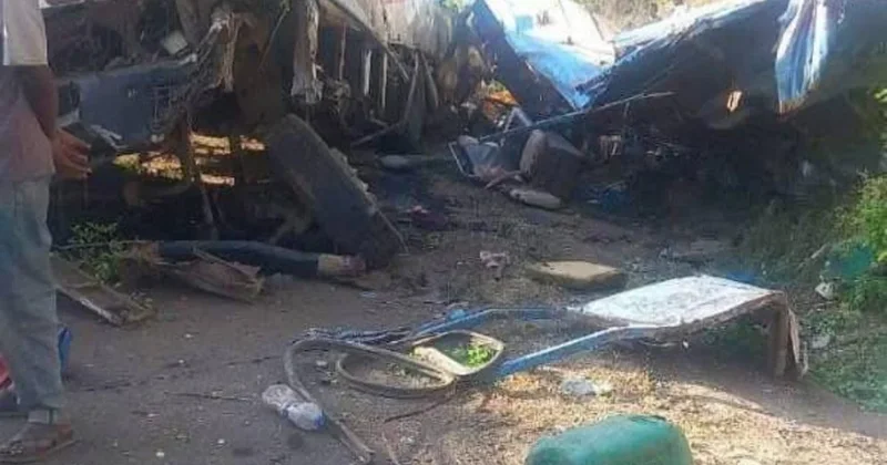 Эфиопияда автобус шатқалға құлап кетті: 28 адам қаза тапты