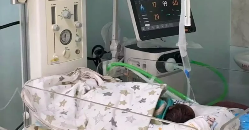Алматылық дәрігерлер жүкті әйелдің ішінен нәрестемен бірге 5 кг ісікті алып шықты