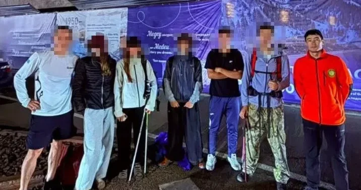 Алматыда тауға шыққан бес жасөспірім қайтарда адасып қалған