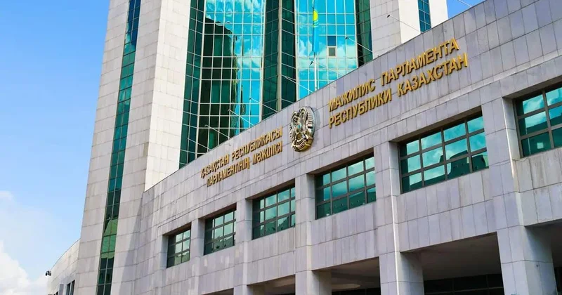 Мәжілісте заң мен тәртіп үстемдік ететін қоғам құруды көздейтін заң жобасы талқыланады