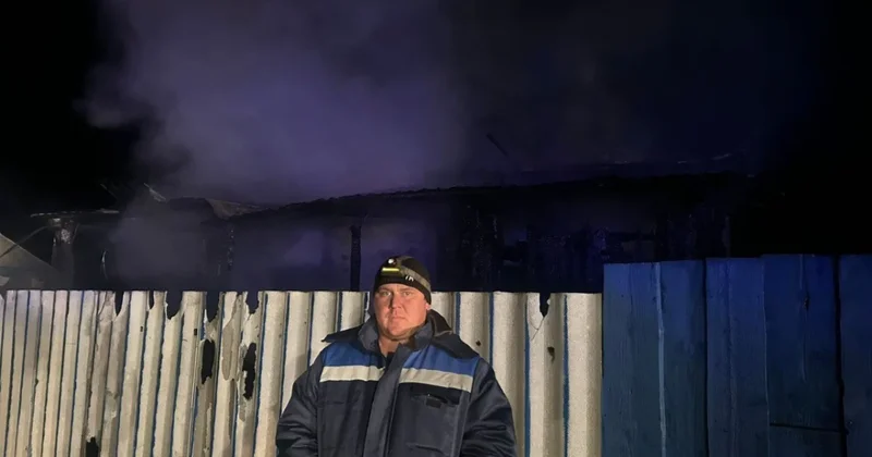 Пока мать была на работе: сосед спас малышей из горящего дома в ВКО