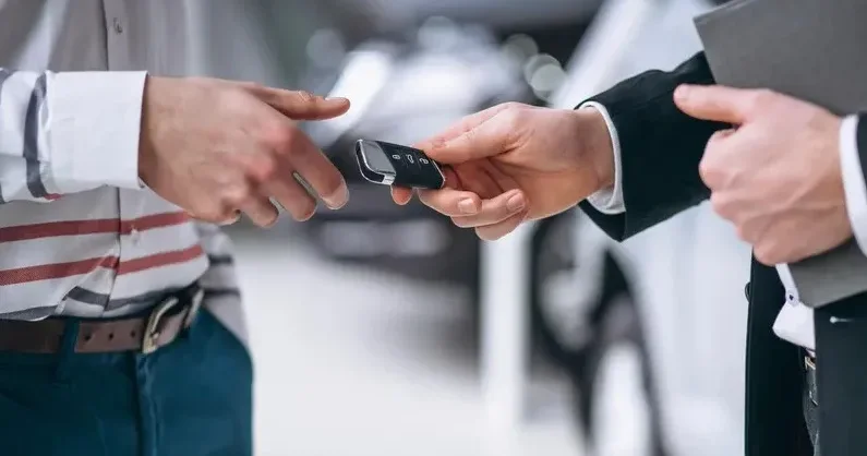 Астанада оншақты JAC көлігін сатқан автосалон менеджері түскен ақшаны кассаға өткізбей, өз пайдасына жаратқан