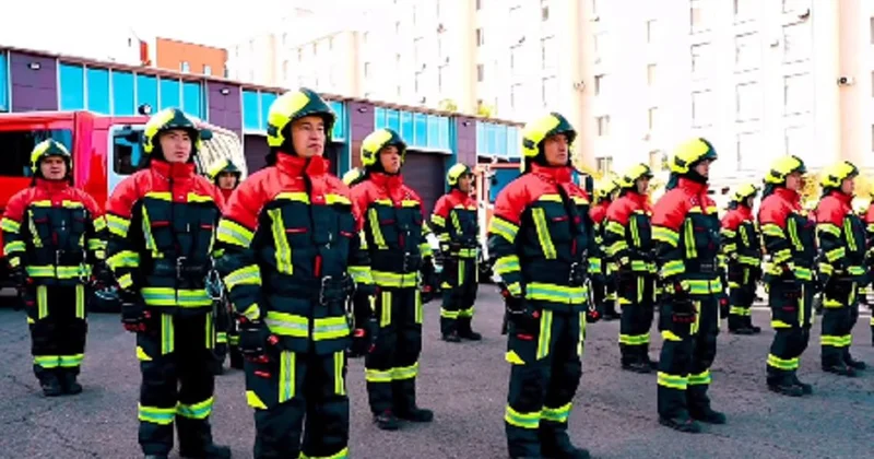 Спасатели Астаны получили новую форму с шевронами Это лучшая работа в мире