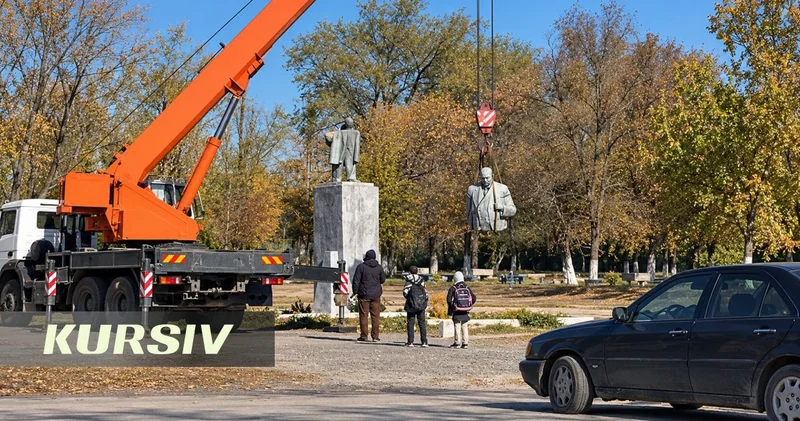 Памятник Ленину разрезали на части в Костанайской области