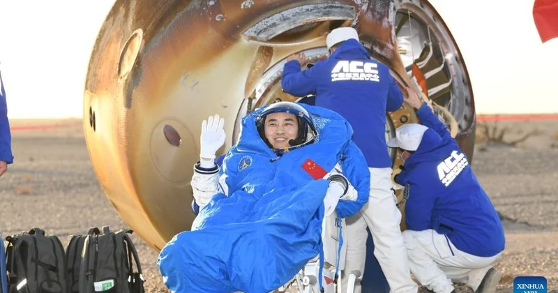 Ғарышта ұзақ уақыт қалып қойған тайконавтар Жерге оралды