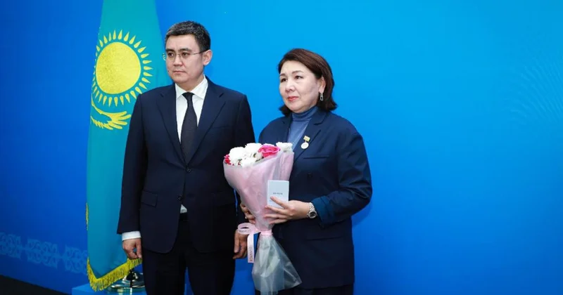 Қаржы жүйесі қызметкерлерін құттықтады