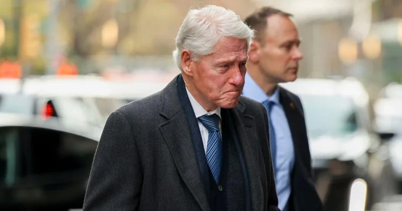 Трамп требует расследовать связи Клинтона с Эпштейном