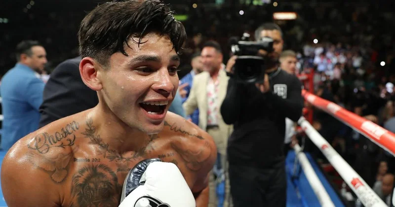 Критиковавший Головкина американский боксер заступился за Алимханулы