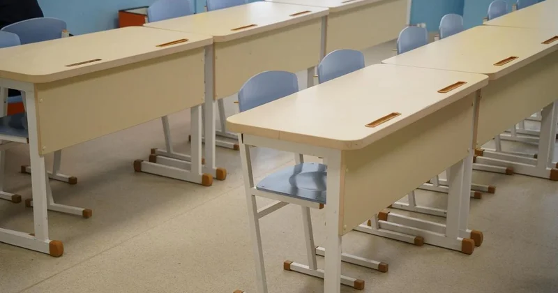 Обучаются в три смены : жители одного из микрорайонов в Уральске жалуются на отсутствие своей школы