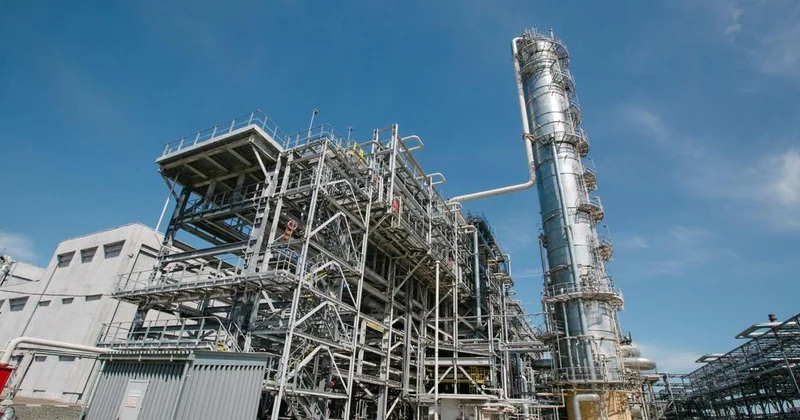 Вводят в заблуждение : Аккенженов о продаже Павлодарского нефтехимического завода