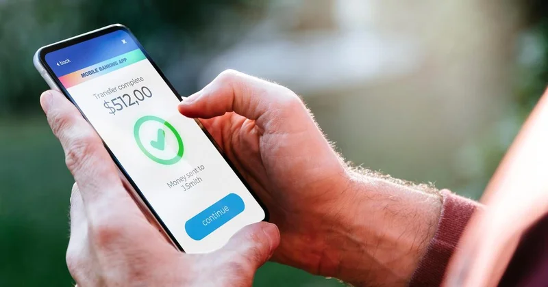 Межбанковские мобильные переводы и QR платежи станут проще в Казахстане