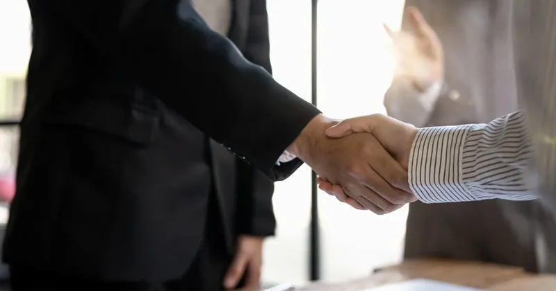 "Цепочки разрушились". Крупный бизнес вынужден отказаться от сотрудничества с предпринимателями на упрощёнке