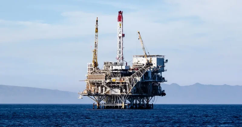 Казахстан продолжит перенаправлять нефть из за ограничений на КТК: экспорт в Германию и через Баку увеличат