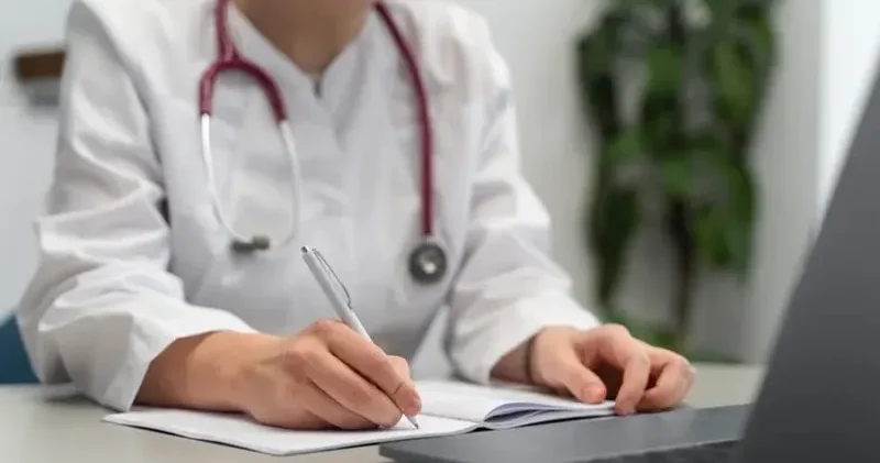 Жалған науқастар, өлгендерді емдеу, қосарлана қаржыландыру: ӘМСҚ Қаржы министрлігіне өтетін болды