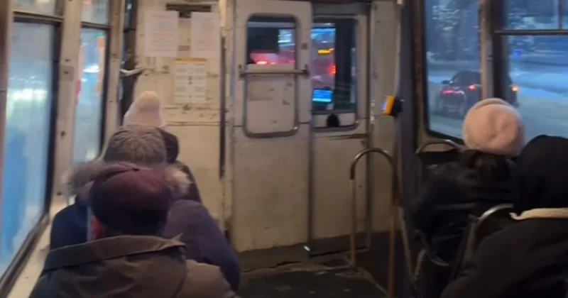 Эпоха динозавров : казахстанцы в шоке от состояния трамваев в Усть Каменогорске