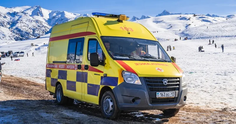 Метель в Актюбинской области помешала скорой довезти ребёнка и мать, которым срочно требовалась госпитализация