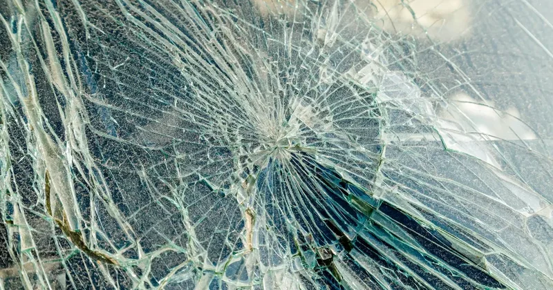 Троих человек задержали после видео с разбитым стеклом автобуса в Алматинской области